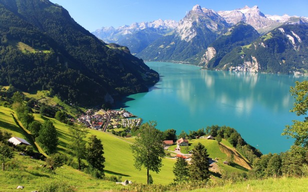  Explore Lake Geneva, Switzerland