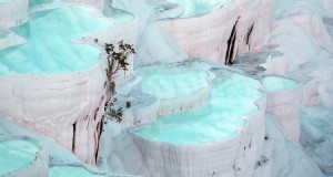 Pamukkale thermal pools are located in Turkey.