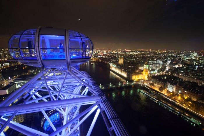One of the ten best views in the world can be seen from London Eye.