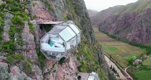 Skylodge Sdventure Suite is the scariest hotel room in the world.